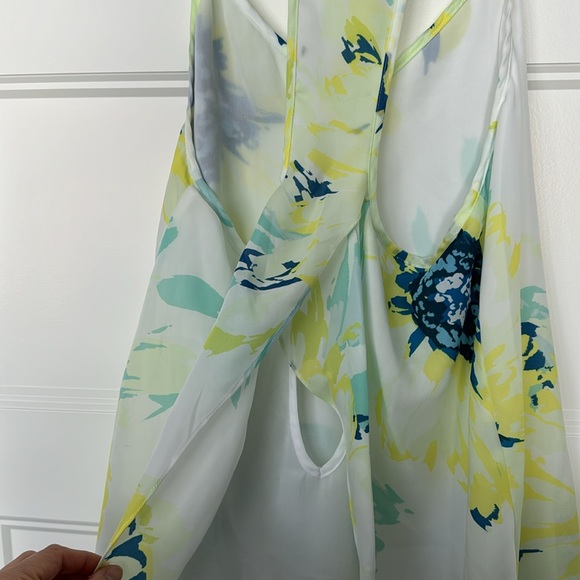 Guess Flowy Halter Tank Top in Sz Small - Picture 6 of 13